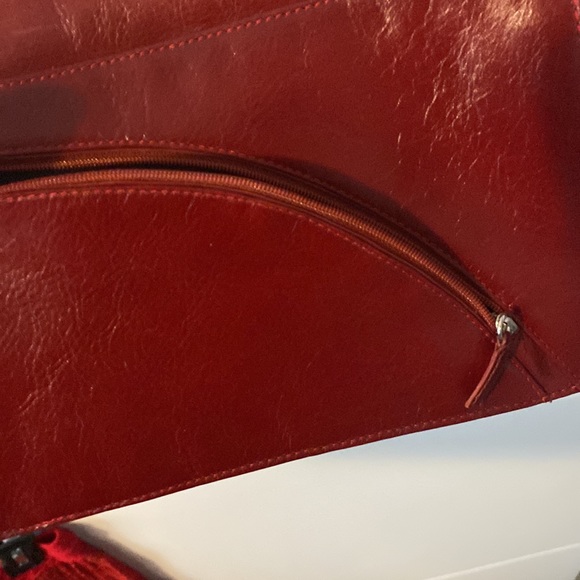Sleek compact ladies cherry red leather handbag primo condition super organizer - Picture 2 of 5